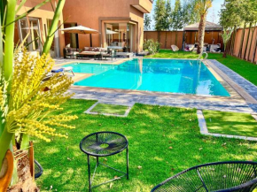 Villa avec piscine et jardin